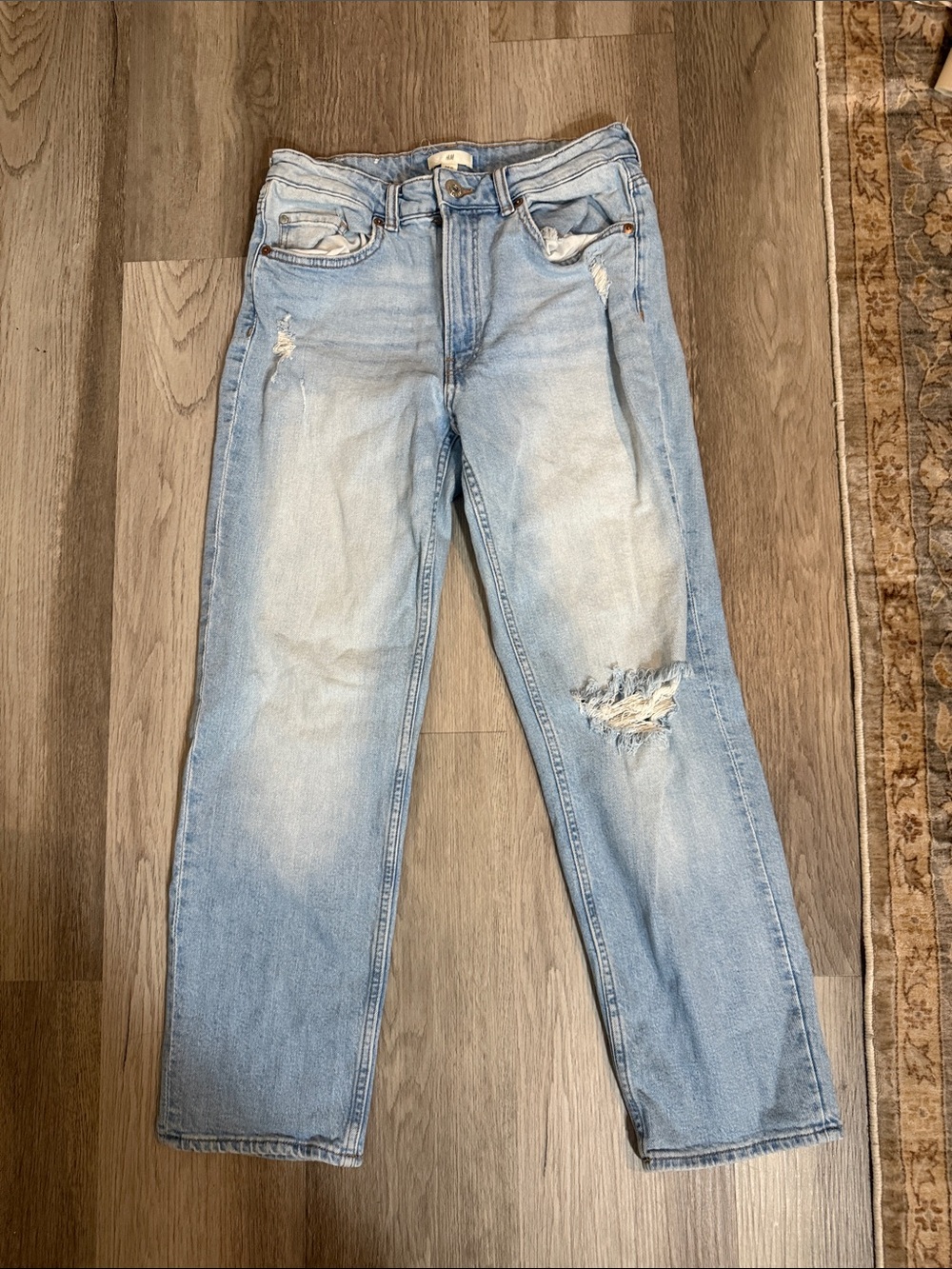 Light Wash Distressed Women's Jeans - Picture 1 of 3